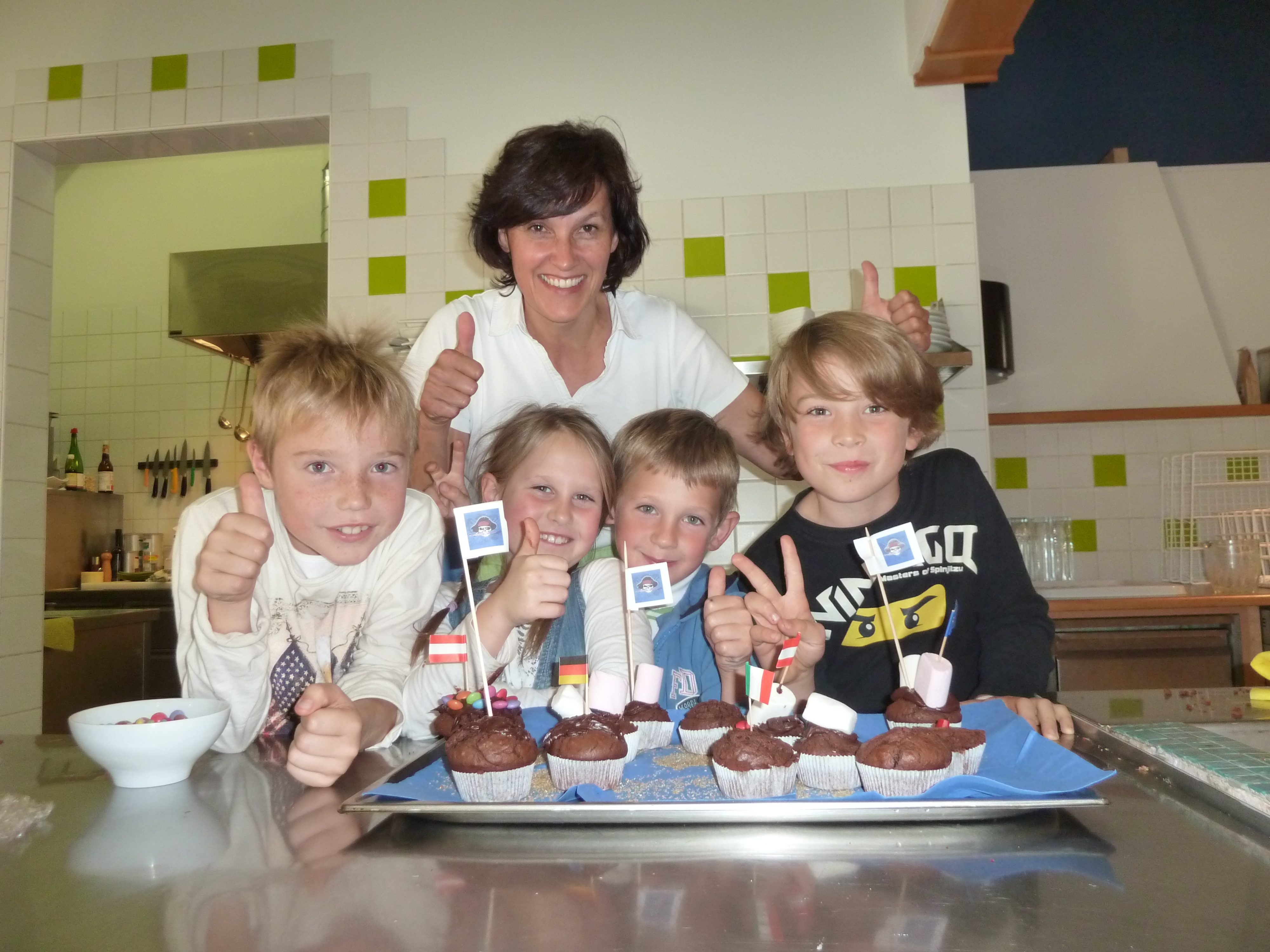 Mit Goldtalern gefüllte Muffins - Kochen mit Kindern - ConnyPURE