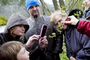 Bei der Kräuterwanderung wird alles dokumentiert - ConnyPURE